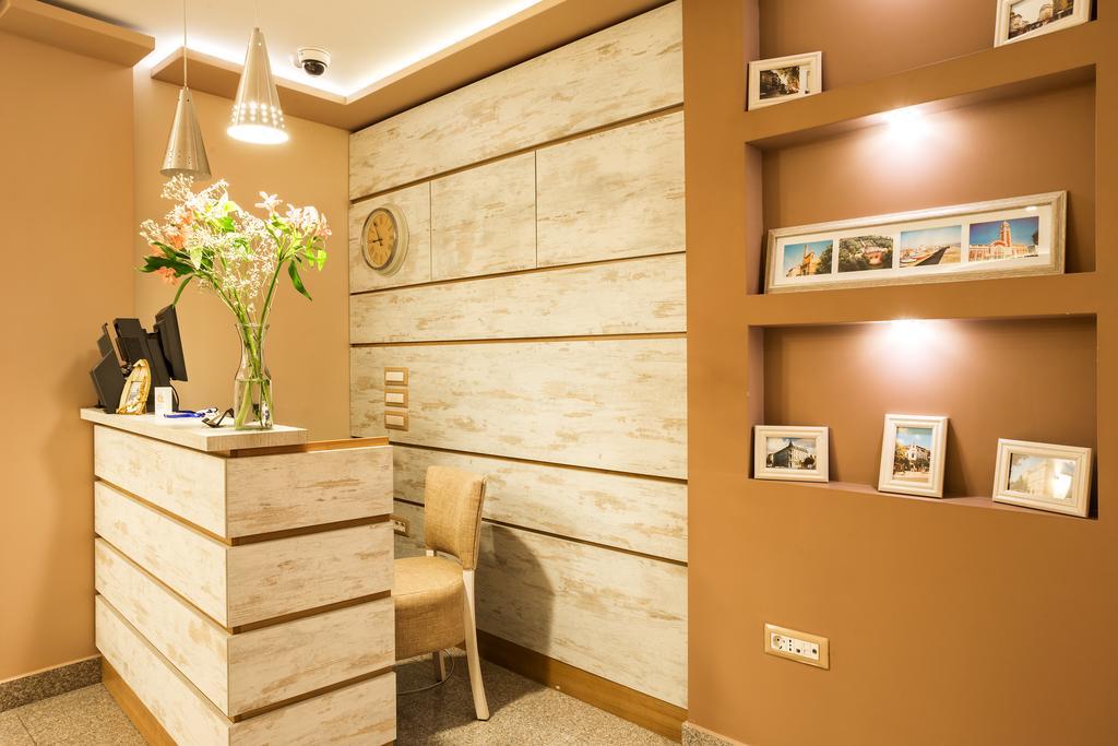 ApartHotel Prostor Kavarna Exteriér fotografie